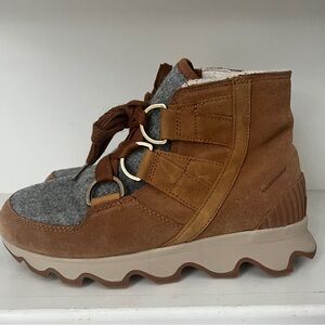 Sorel Kinetic Short Lace Boots Women’s Size 9 Brown Gray